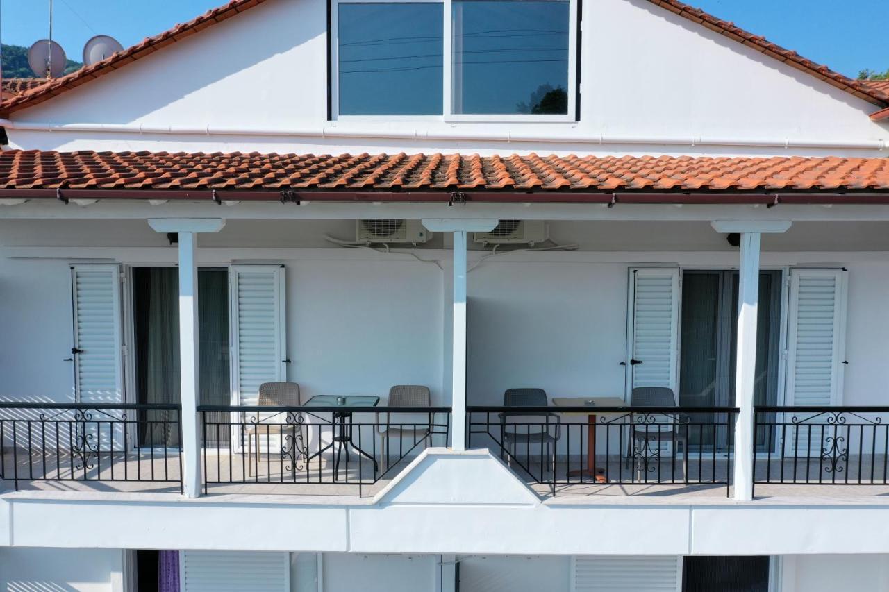 Milies Apartments Ставрос Екстериор снимка