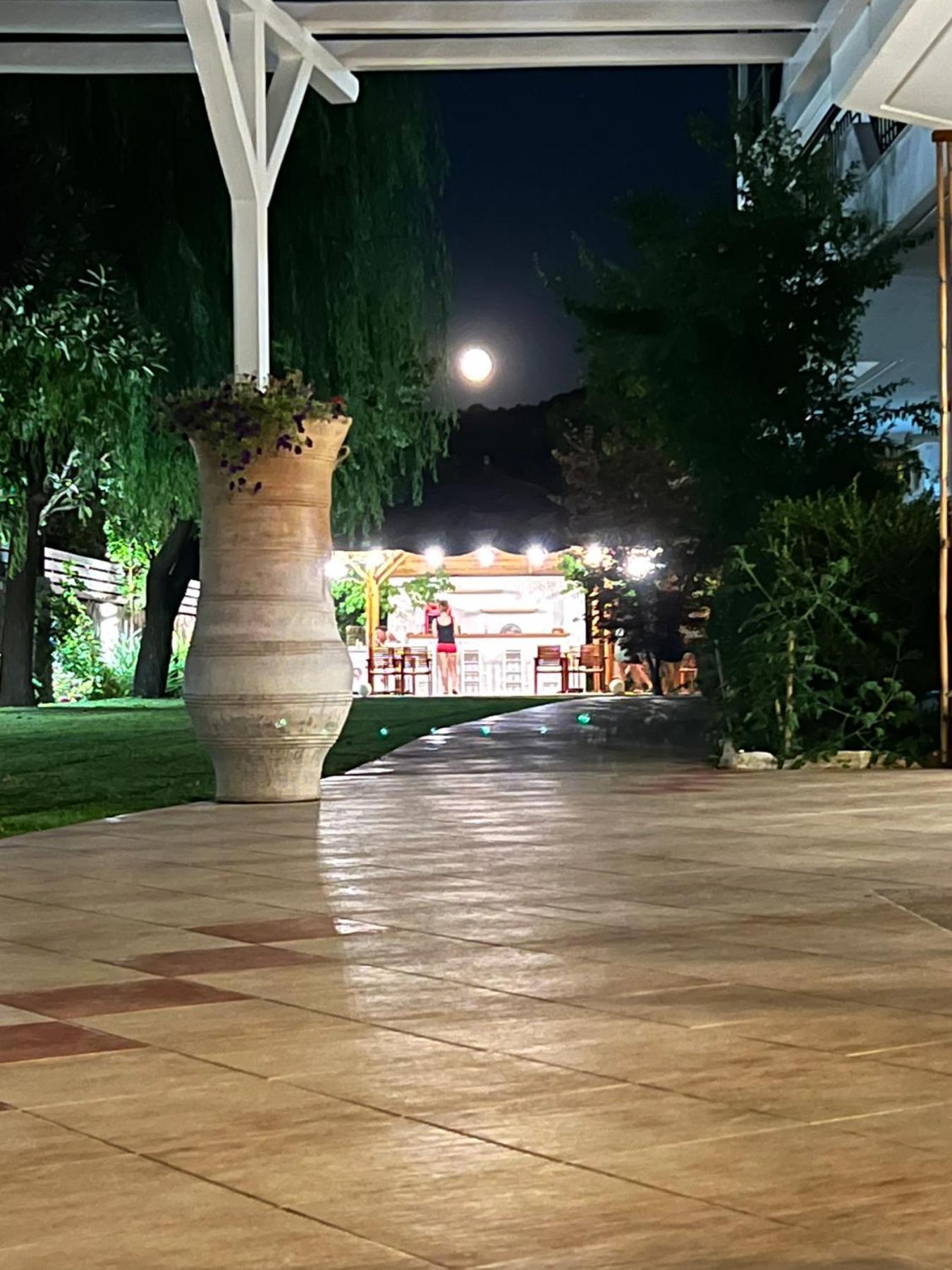 Milies Apartments Ставрос Екстериор снимка