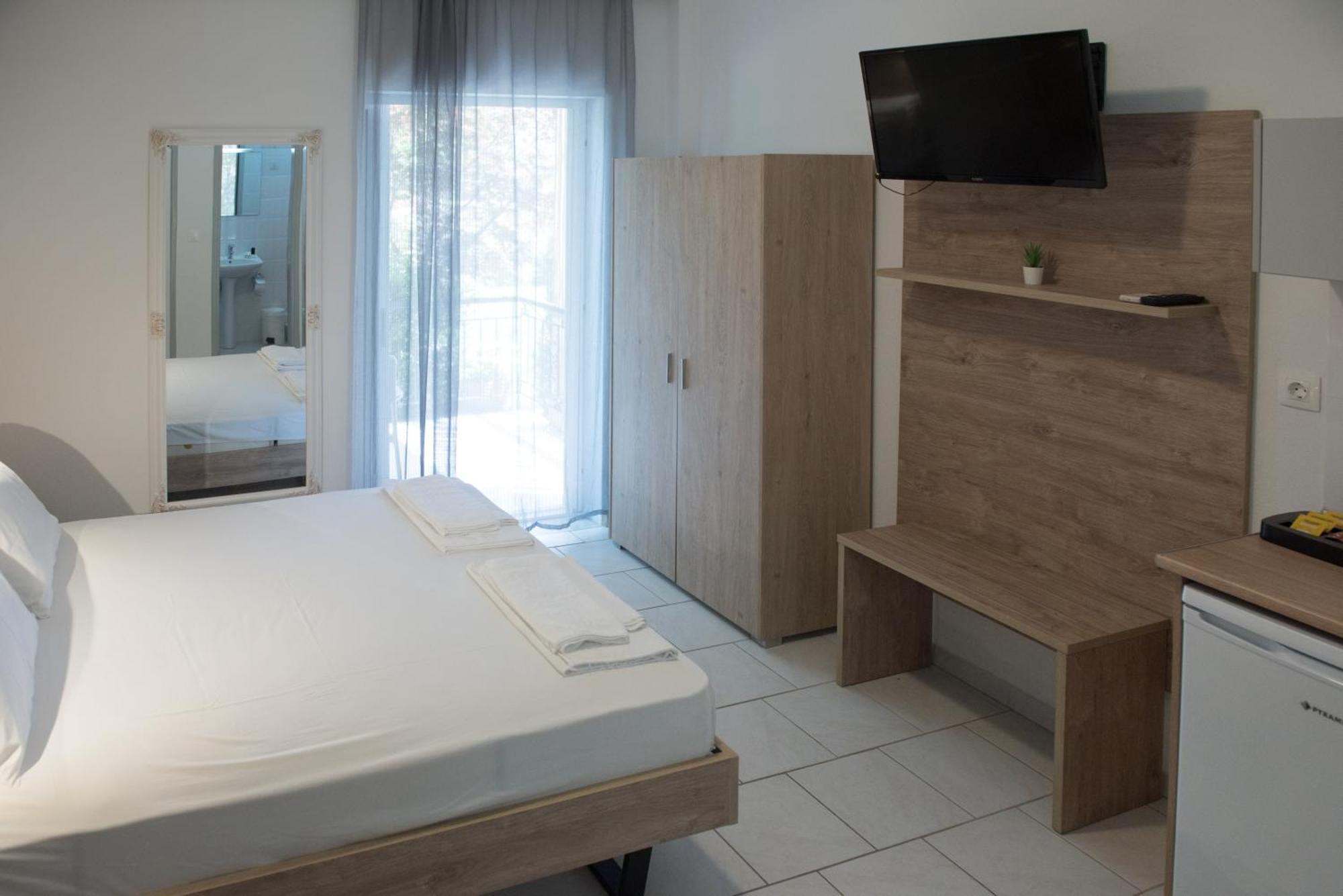 Milies Apartments Ставрос Екстериор снимка